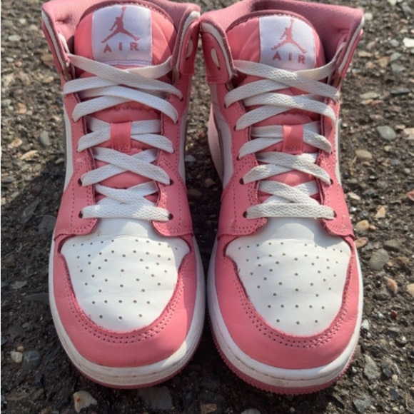 air jordan 1 mid gs coral chalk